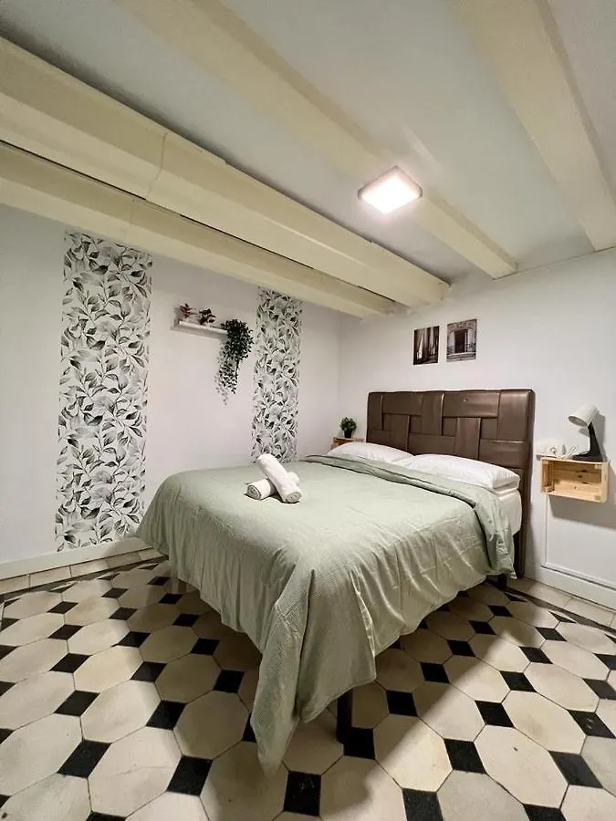 Хостел Sleep In Gothic Bcn Барселона